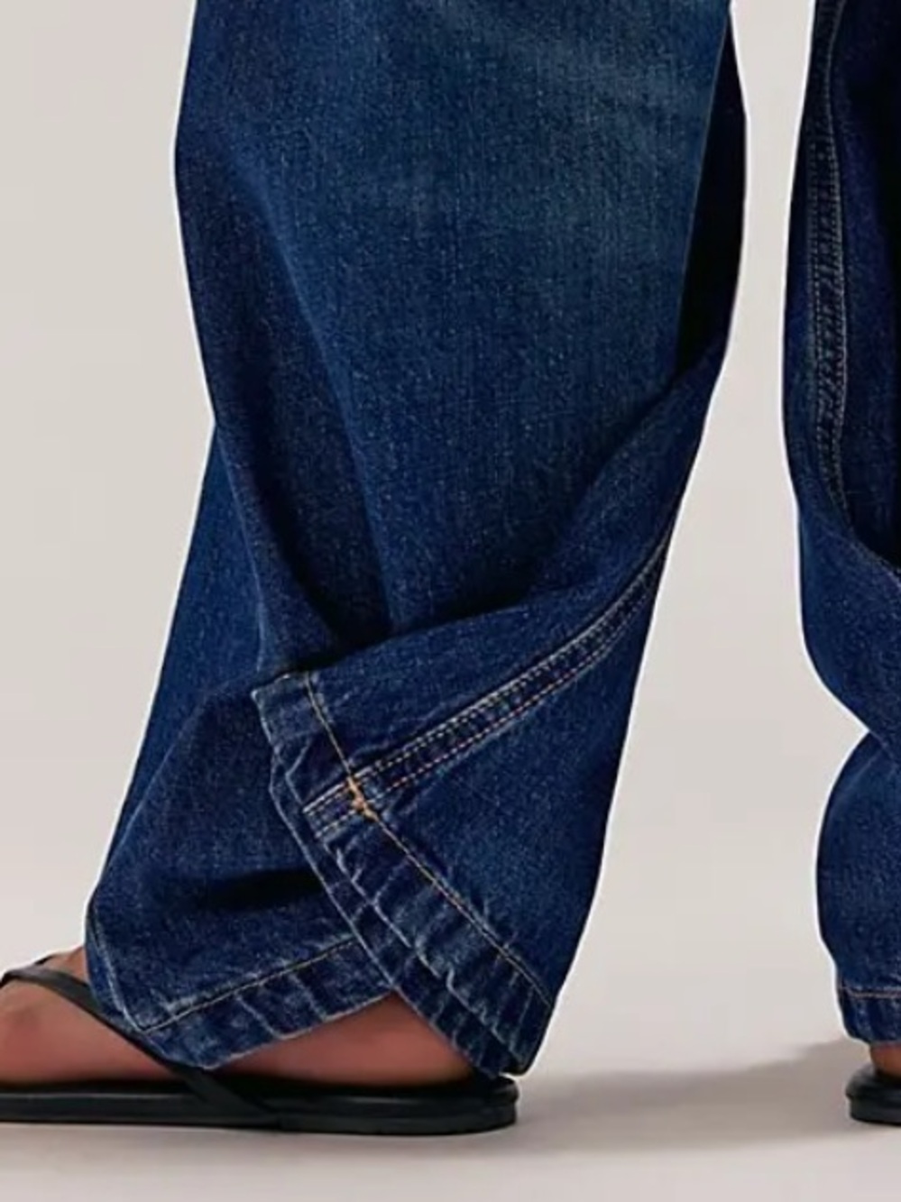 Free People We The Free Mia Flare Jeans Size 27 NWT Dark Wash Blue Denim - Picture 4 of 14